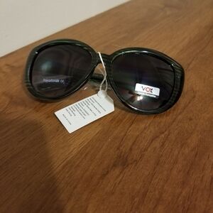 VOX Women's Green Black Stripe Oversized Cat Eye Fashion Sunoptics Sunglasses